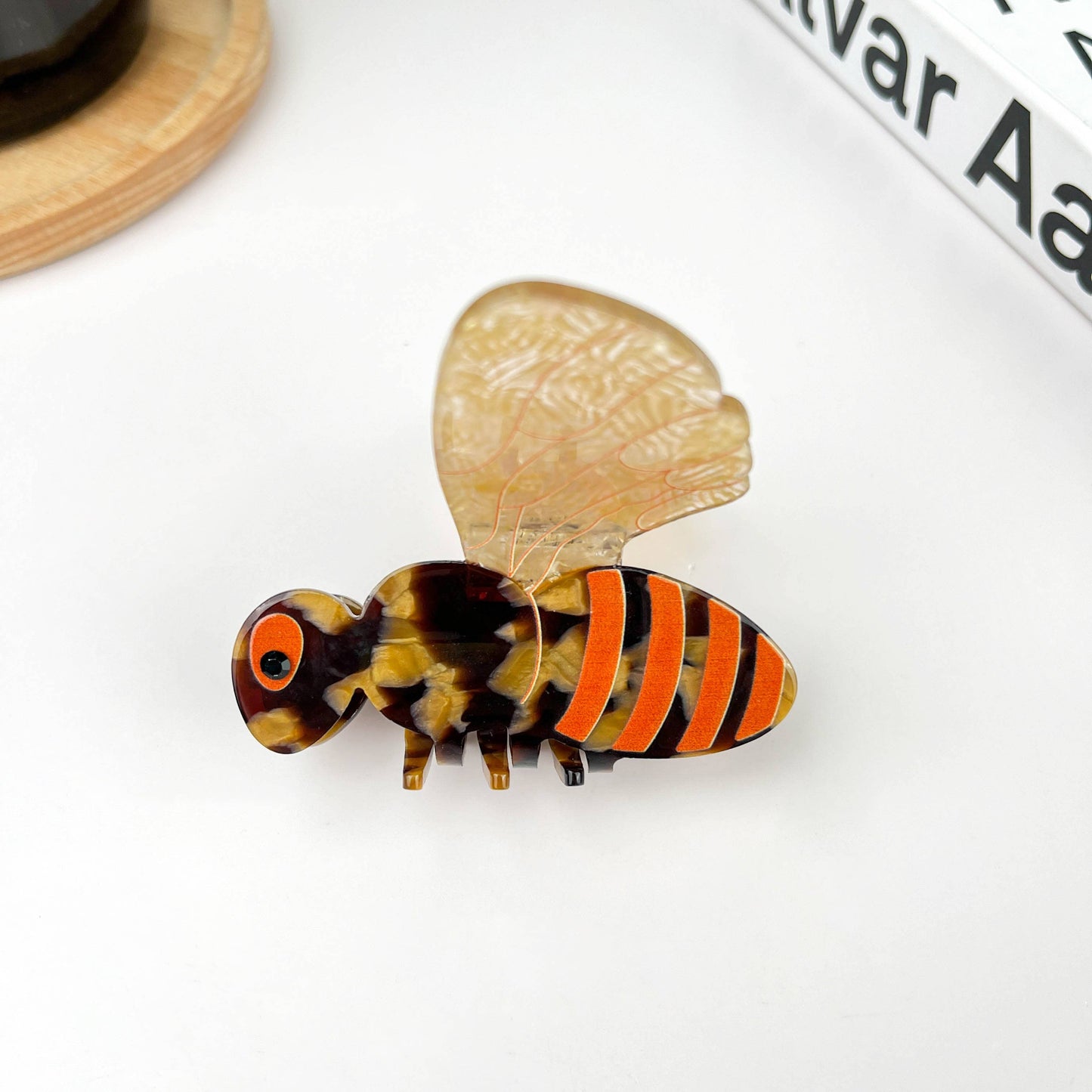 TheDivaSoap - Cute Acetate Bee Hair Claw: A
