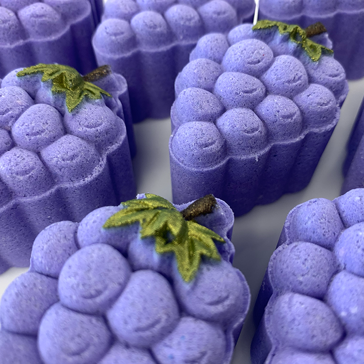 Poppy & Thyme - Bunch of Grapes Mini Bath Bomb