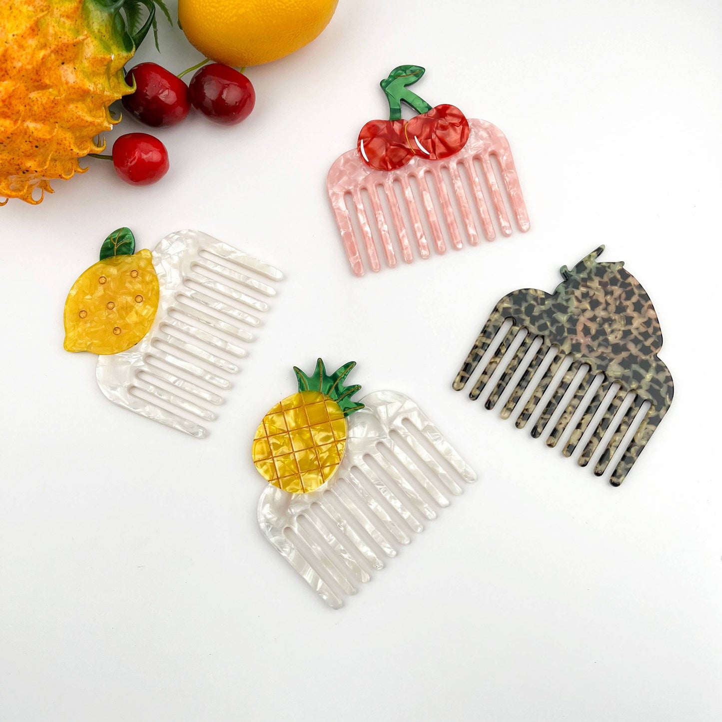 TheDivaSoap - Fruit Acetate Hair Comb, Cherry, Lemon & Strawberry Designs: Strawberry