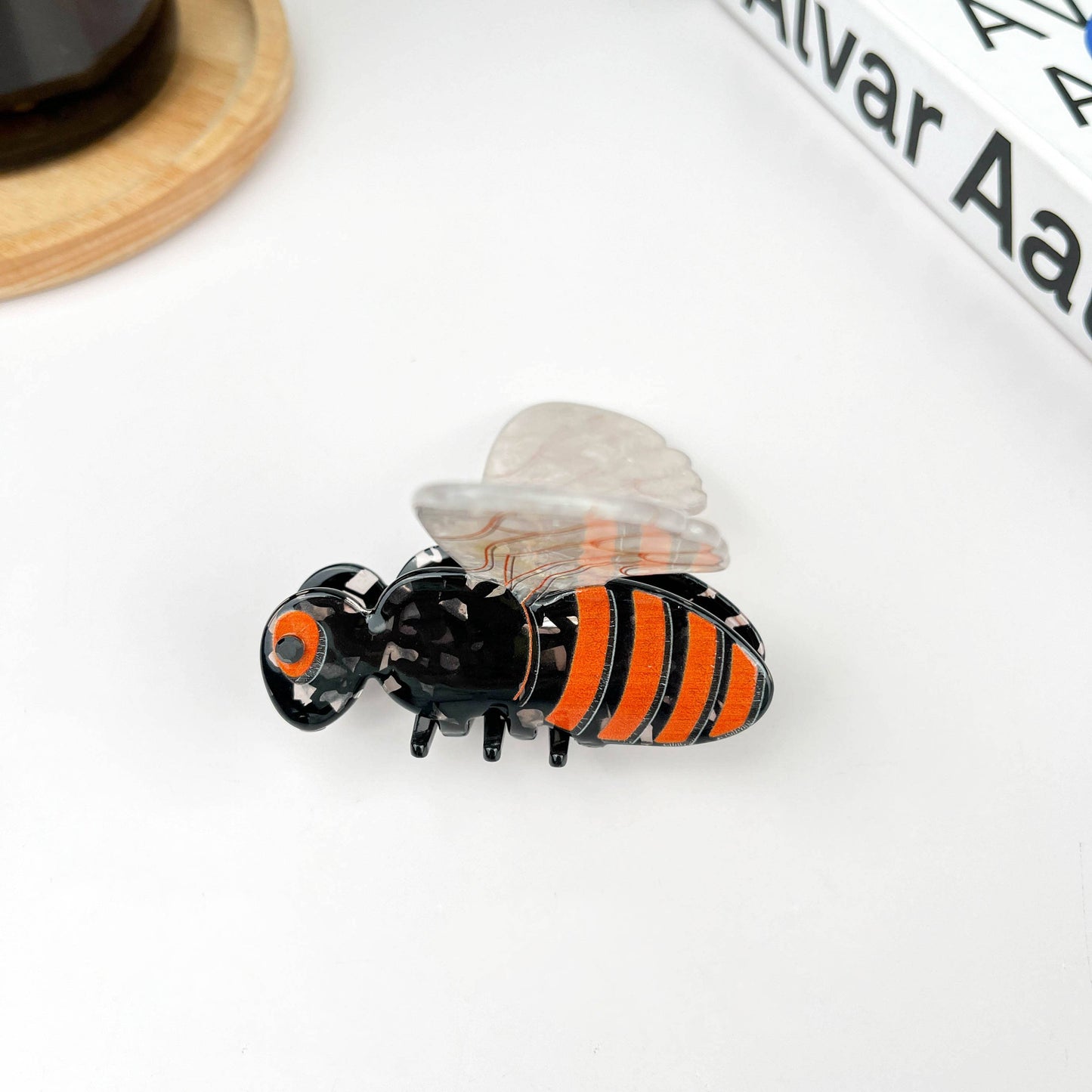 TheDivaSoap - Cute Acetate Bee Hair Claw: A