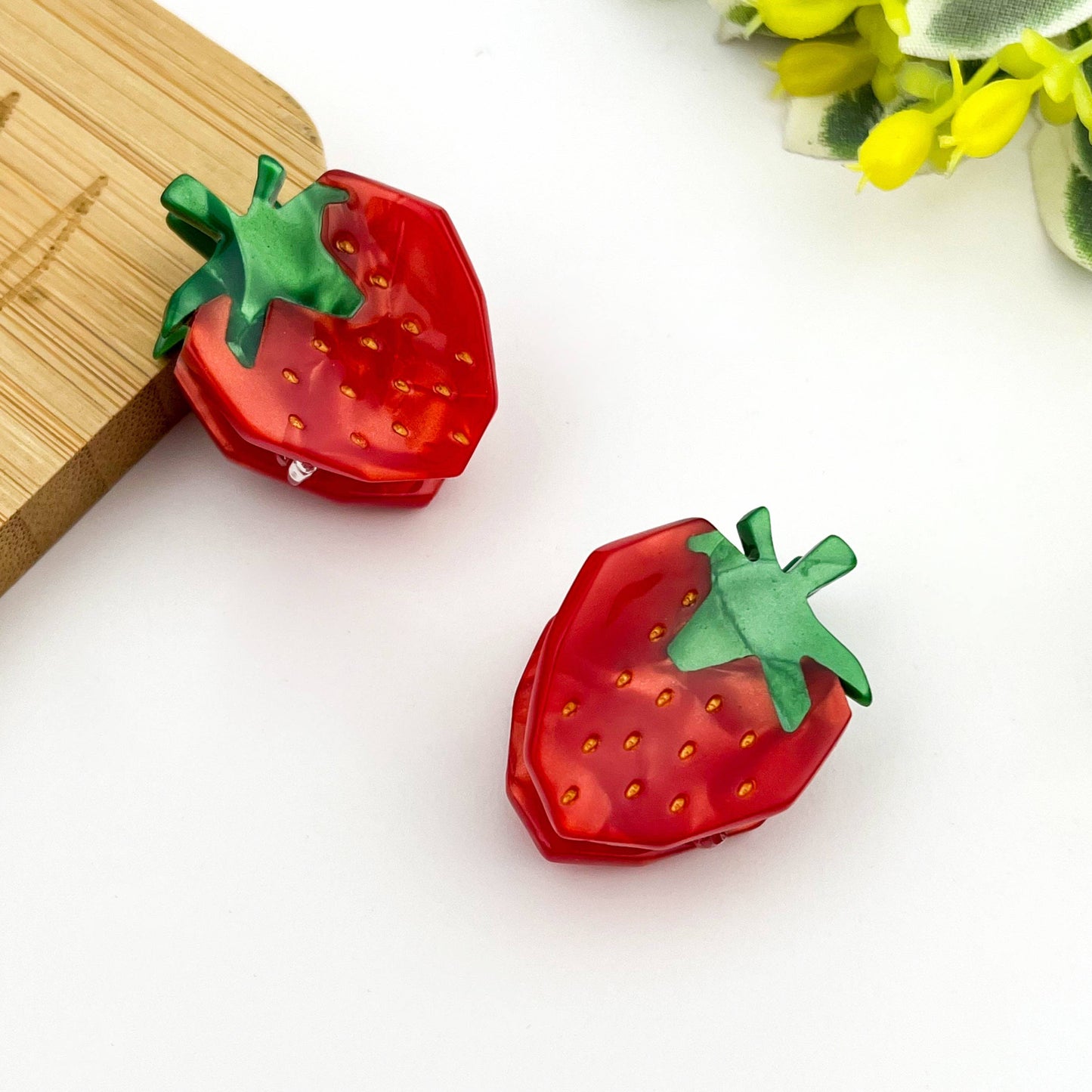 TheDivaSoap - Cartoon Strawberry Hair Claw Clip,Fruit Hair Clip: Red