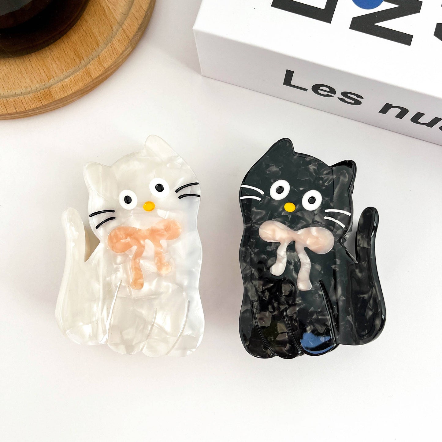 TheDivaSoap - Tilt Head Cat Hair Clip, Acetate Claw Clip: White