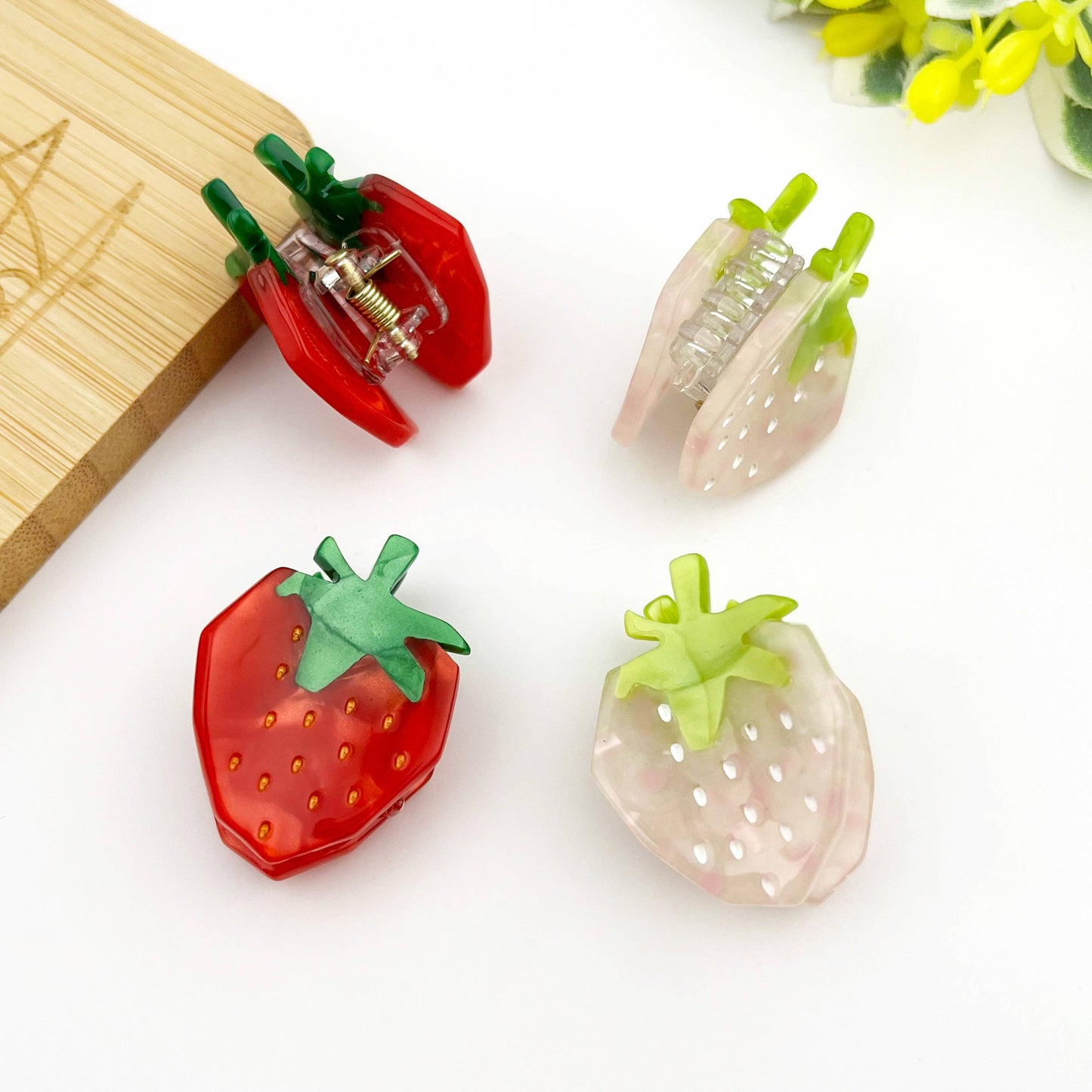 TheDivaSoap - Cartoon Strawberry Hair Claw Clip,Fruit Hair Clip: Red
