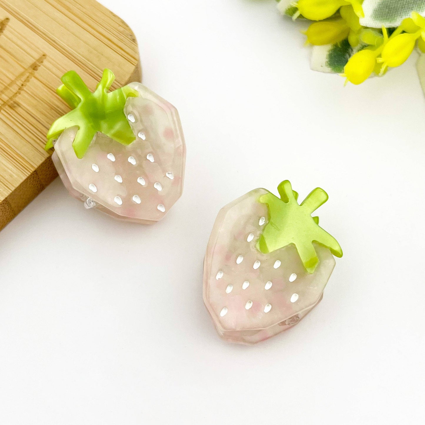TheDivaSoap - Cartoon Strawberry Hair Claw Clip,Fruit Hair Clip: Red