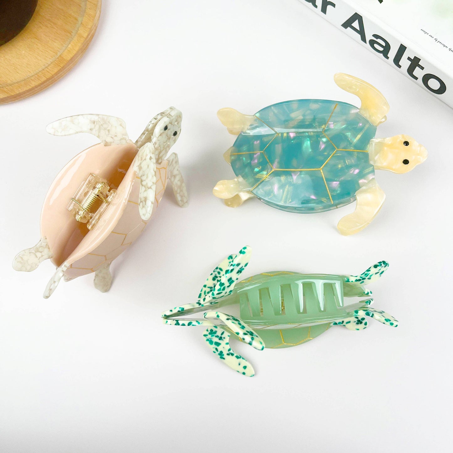 TheDivaSoap - Blue Turtle Claw Clip,Animal Hair Clip: Large