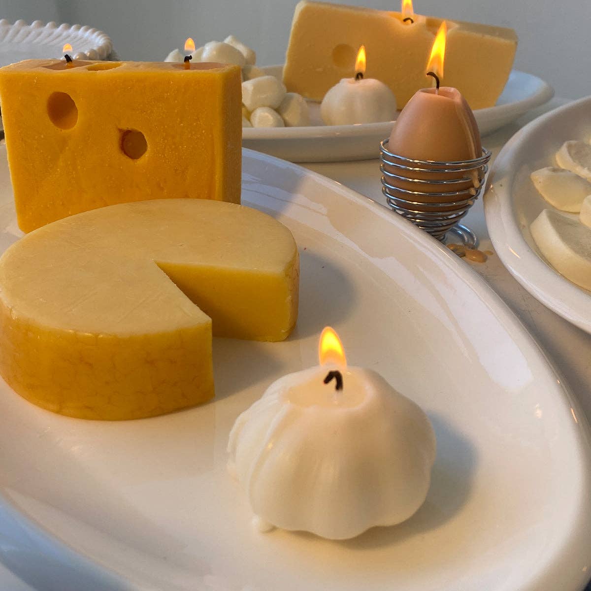 Scandles - Garlic Candle: White / Unscented (Natural Soy) / Single Garlic