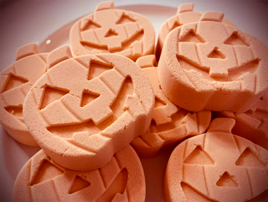 Poppy & Thyme - Jack O'Lantern Bath Bomb