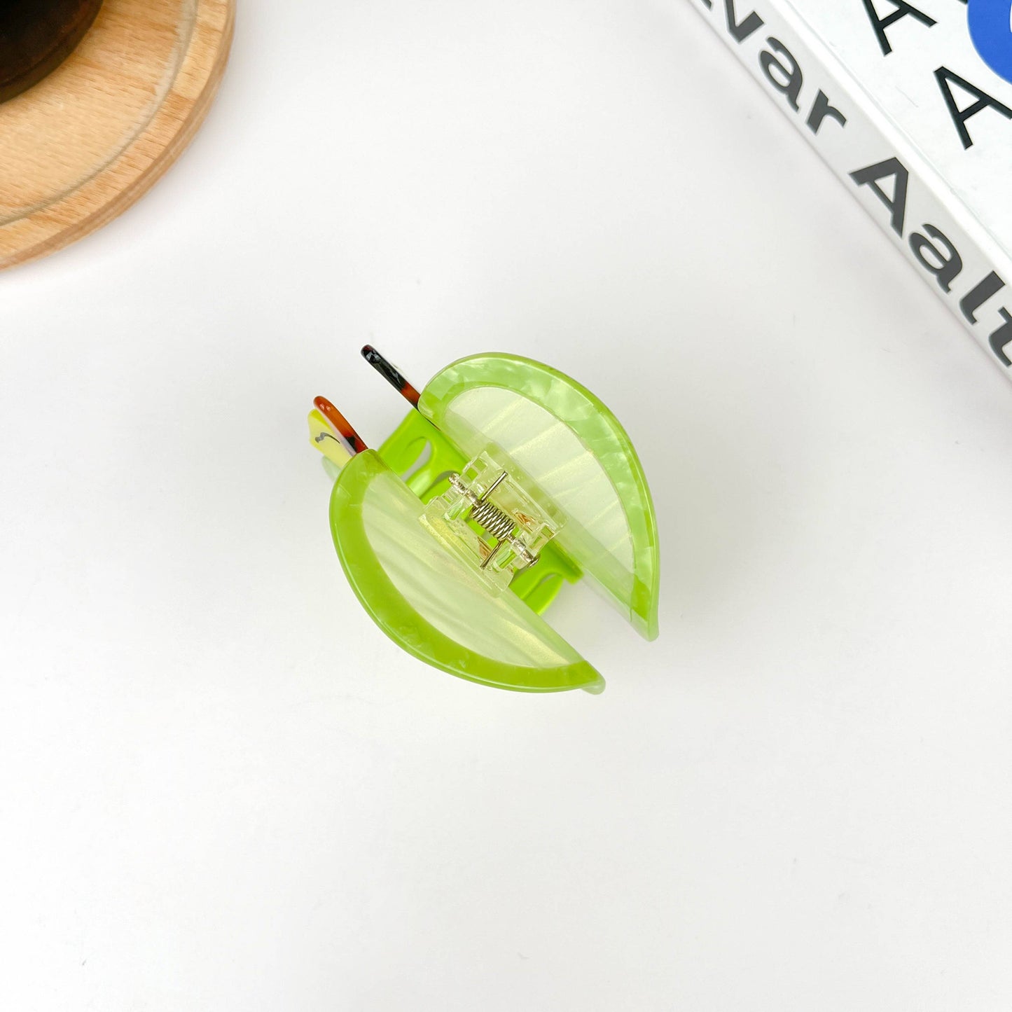 TheDivaSoap - Green Apple Claw Clip,Fruit Acetate Hair Clip