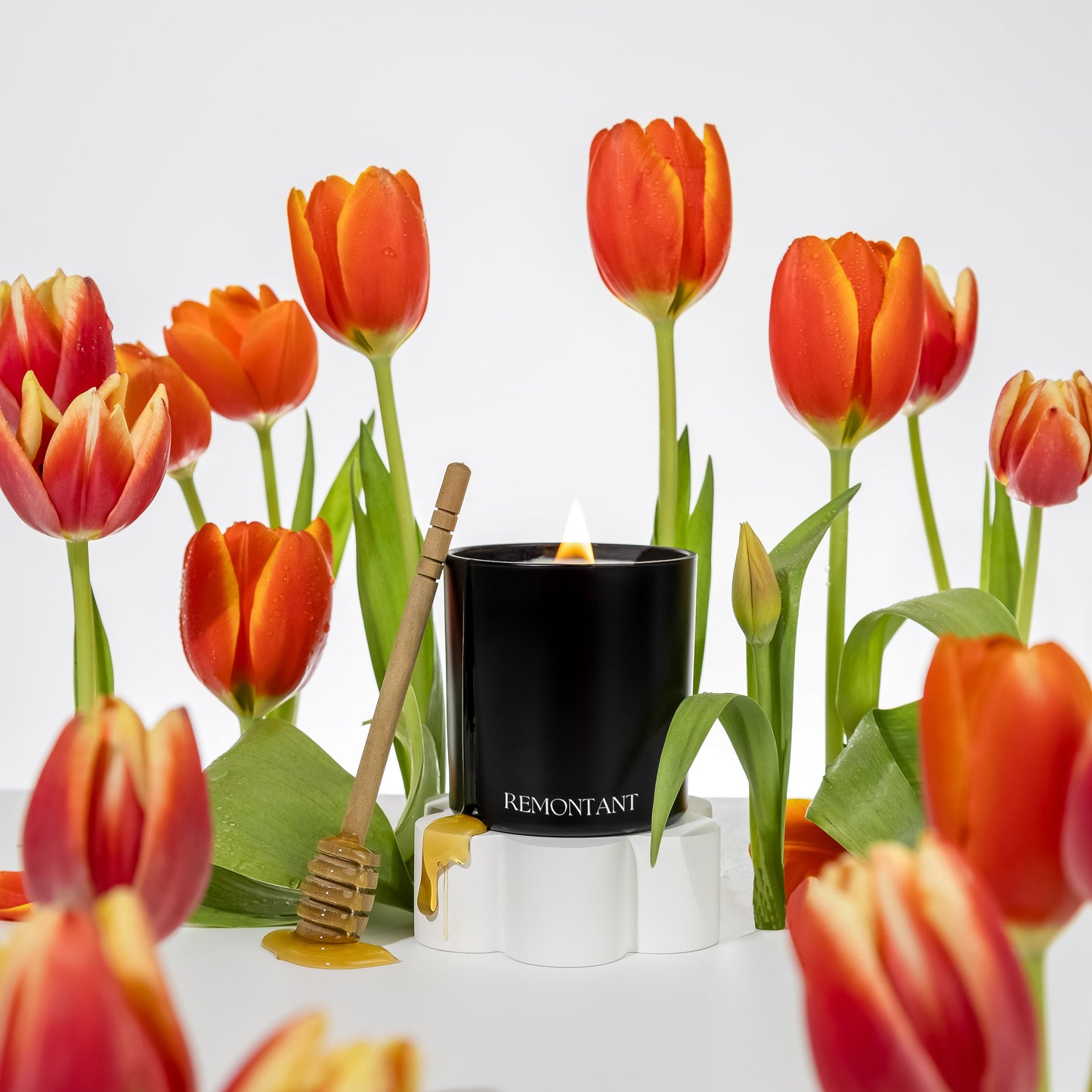 Tulip Nectar  | Peach ~ Tulip ~ Green Leaves | Wood Wick Candle