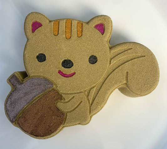 Poppy & Thyme - Squirrel & Nut Bath Bomb